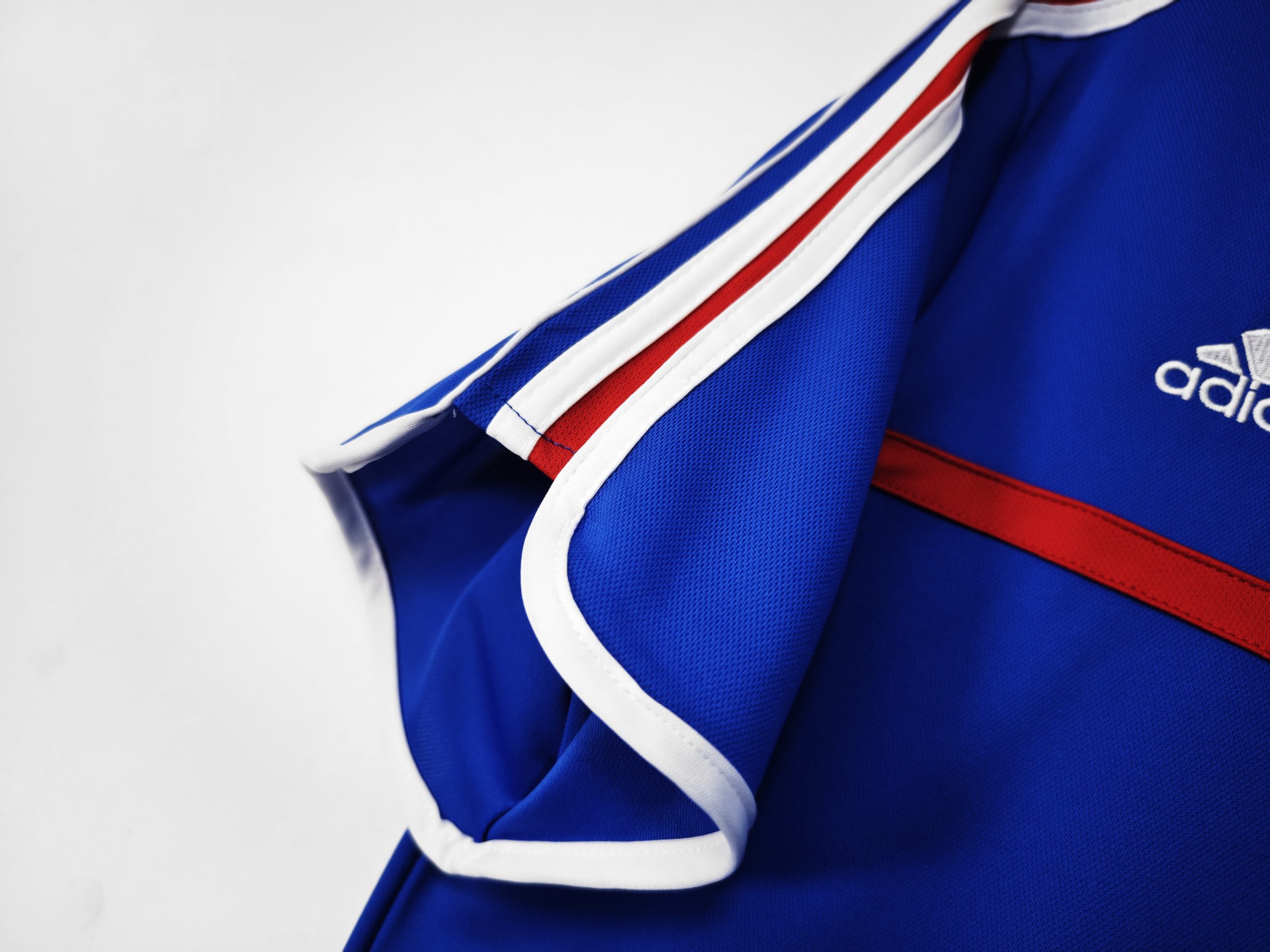 France 2000-02 Home Shirt - Image 6