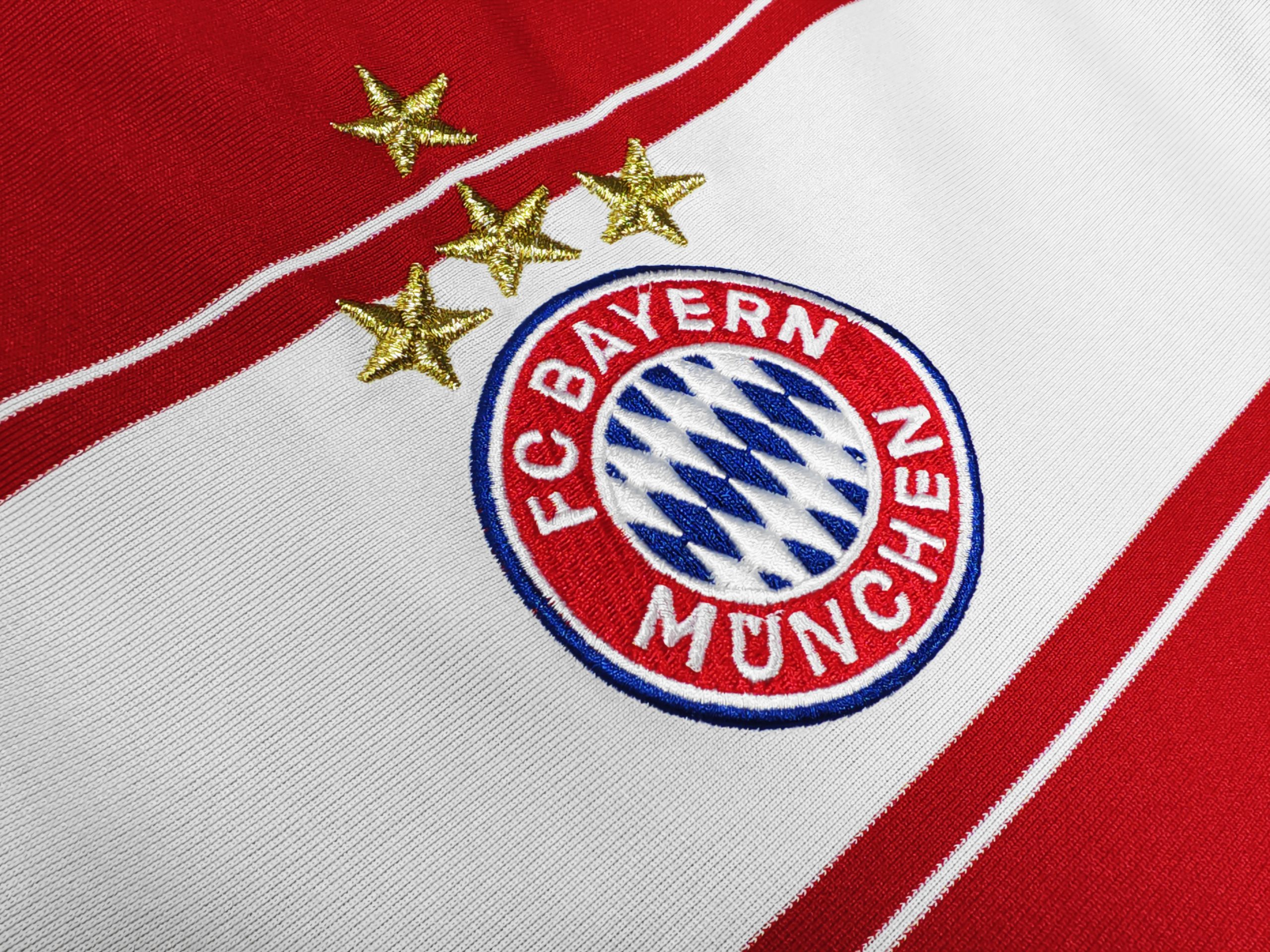 Bayern Munich 2007-08 Home Shirt - Image 3