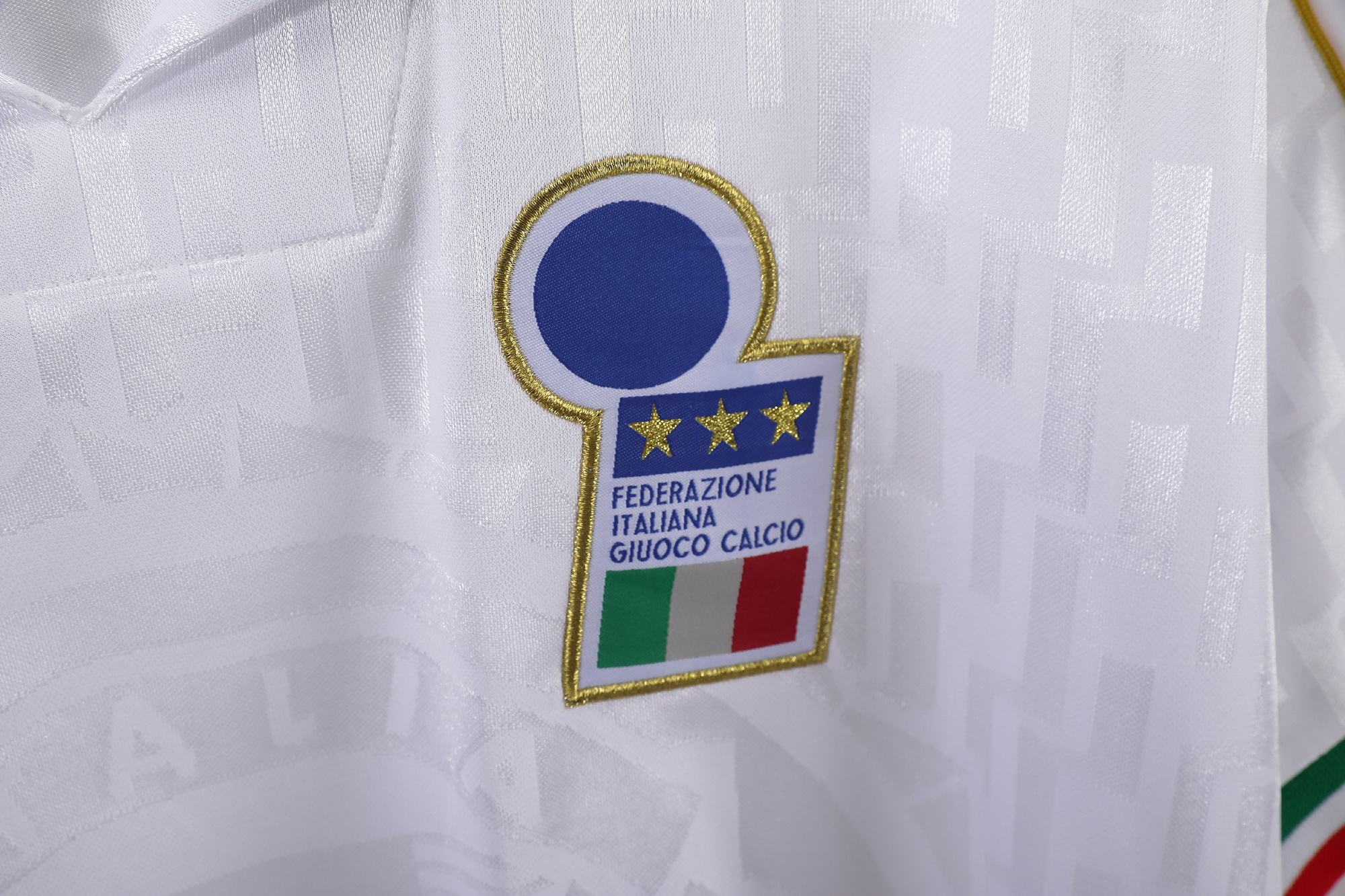 Italy 1995/96 Away Shirt - Image 3