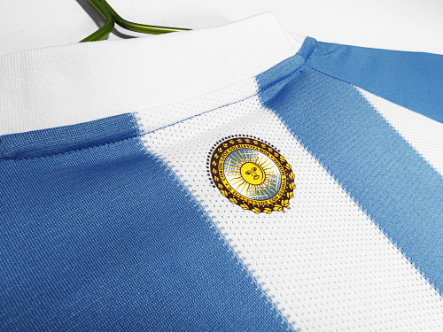 Argentina 2010 Home Shirt - Image 4