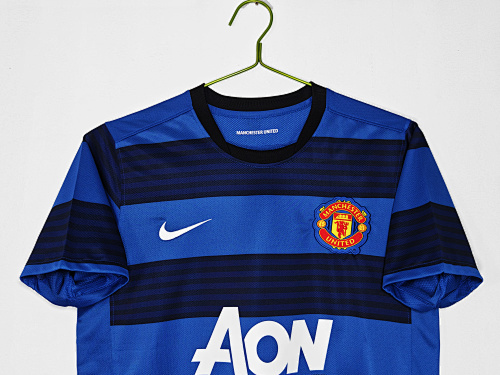 Manchester United 2011-12 Away Shirt - Image 3
