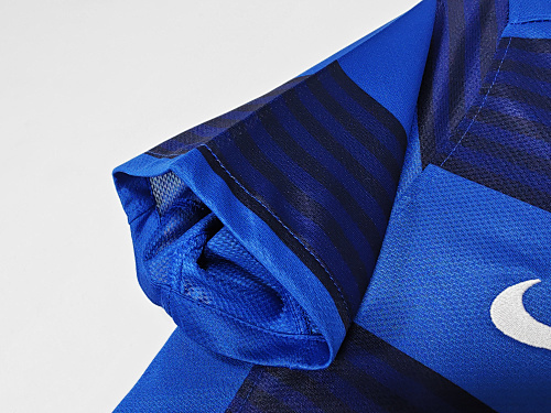 Manchester United 2011-12 Away Shirt - Image 10