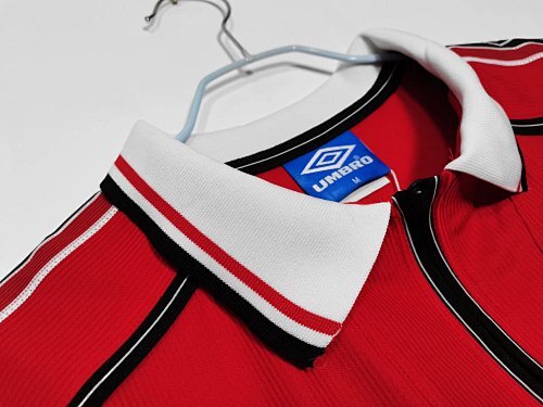 Manchester United 1998-99 Home Shirt - Image 3