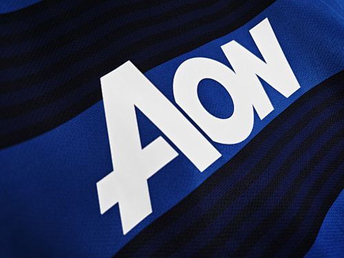 Manchester United 2011-12 Away Shirt - Image 5