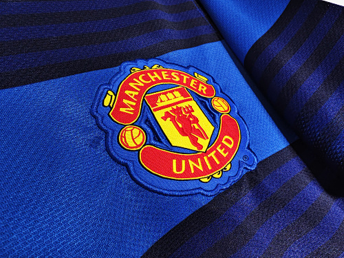 Manchester United 2011-12 Away Shirt - Image 4