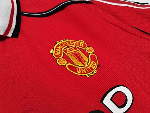 Manchester United 1998-99 Home Shirt - Image 5